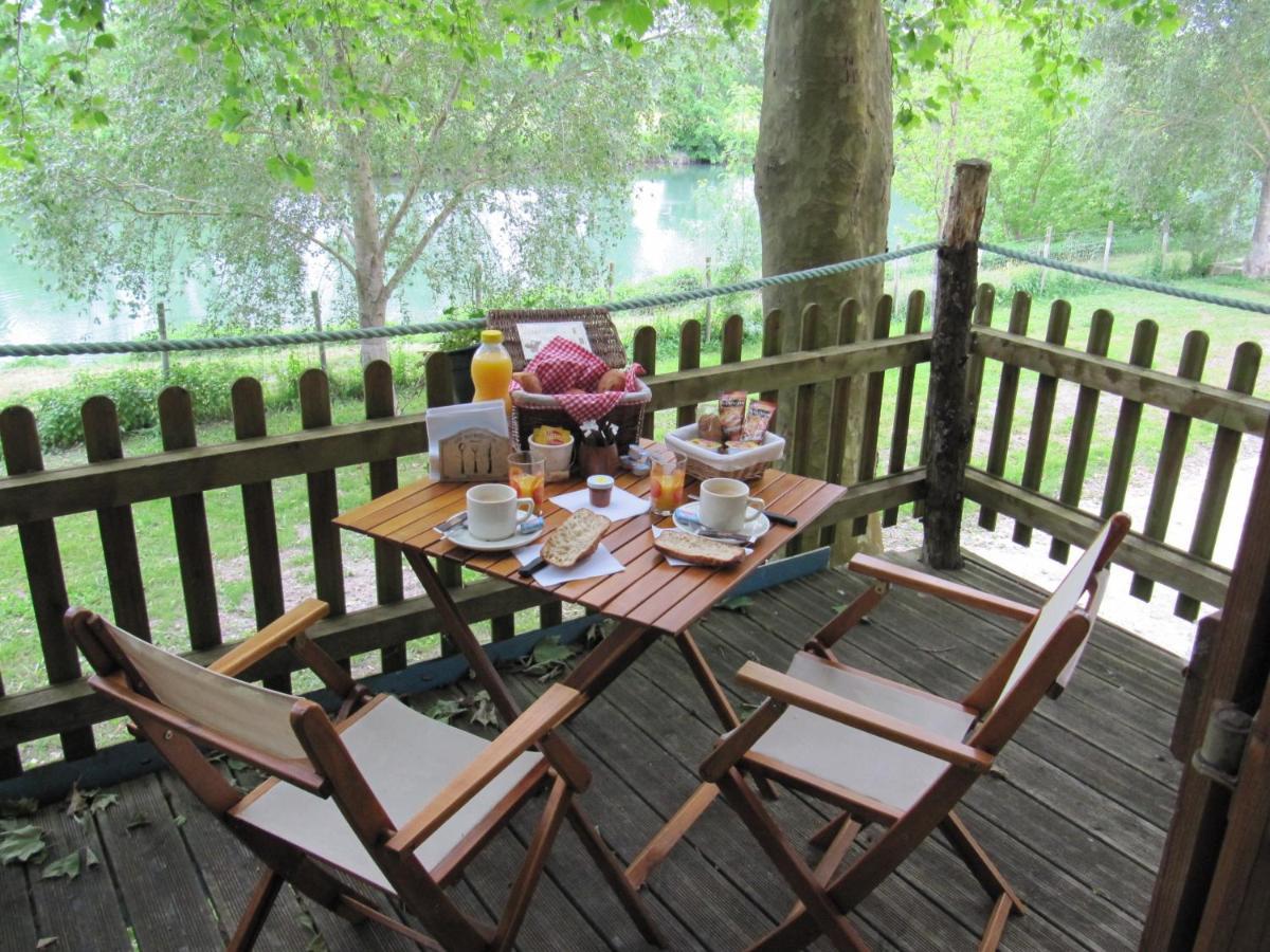 Camping Belle Riviere Chaniers Exteriör bild