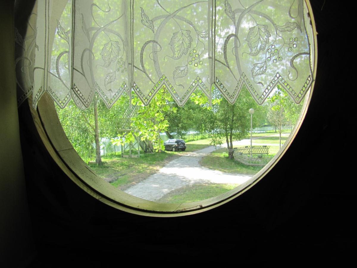 Camping Belle Riviere Chaniers Exteriör bild