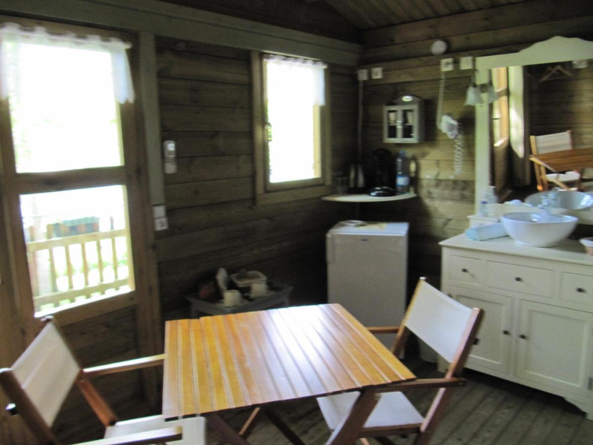 Camping Belle Riviere Chaniers Exteriör bild