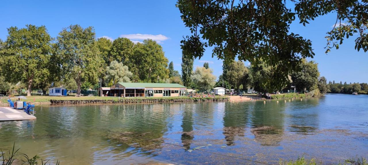 Camping Belle Riviere Chaniers Exteriör bild