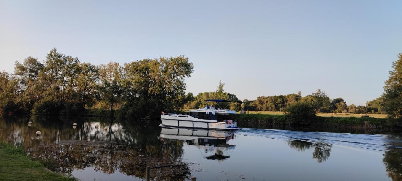 Camping Belle Riviere Chaniers Exteriör bild